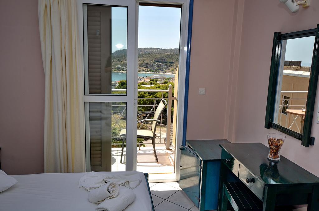 Hotel Magda Agia Marina  المظهر الخارجي الصورة