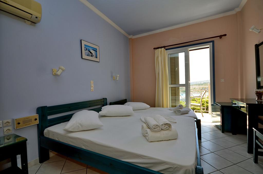 Hotel Magda Agia Marina  المظهر الخارجي الصورة